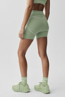 4" Airbrush High-Waist Heart Throb Short Dune Grass/White