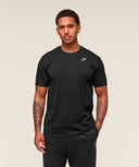 Crest T-Shirt regular fit Black - Unmatched Kicks-GYMSHARK