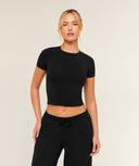 FeatherForm Short Sleeve T-Shirt Black - Unmatched Kicks-GYMSHARK
