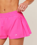 Flutter Woven Shorts regular GS Electric Pink - Unmatched Kicks - GYMSHARK
