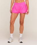 Flutter Woven Shorts regular GS Electric Pink - Unmatched Kicks - GYMSHARK