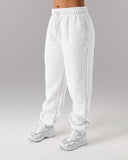 Staple Jogger - White - Unmatched Kicks - Alphalete