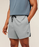 Train 5" Short slim fit Smokey Grey - Unmatched Kicks - GYMSHARK